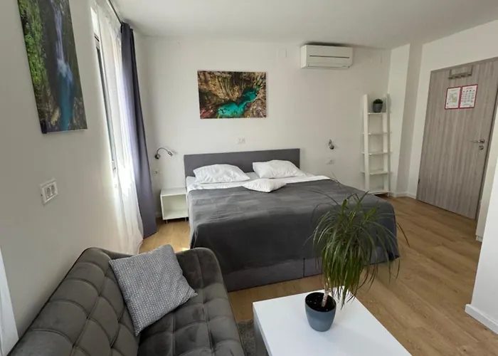 فندق مبيت وإفطار Gostisce Sovdat بوويتش