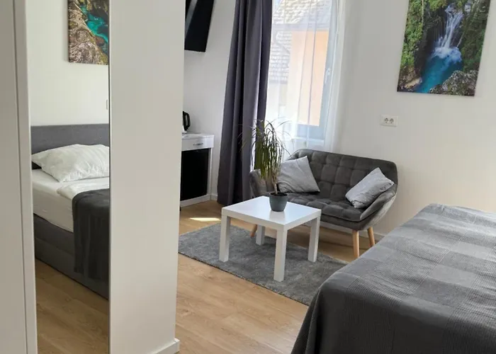 فندق مبيت وإفطار Gostisce Sovdat